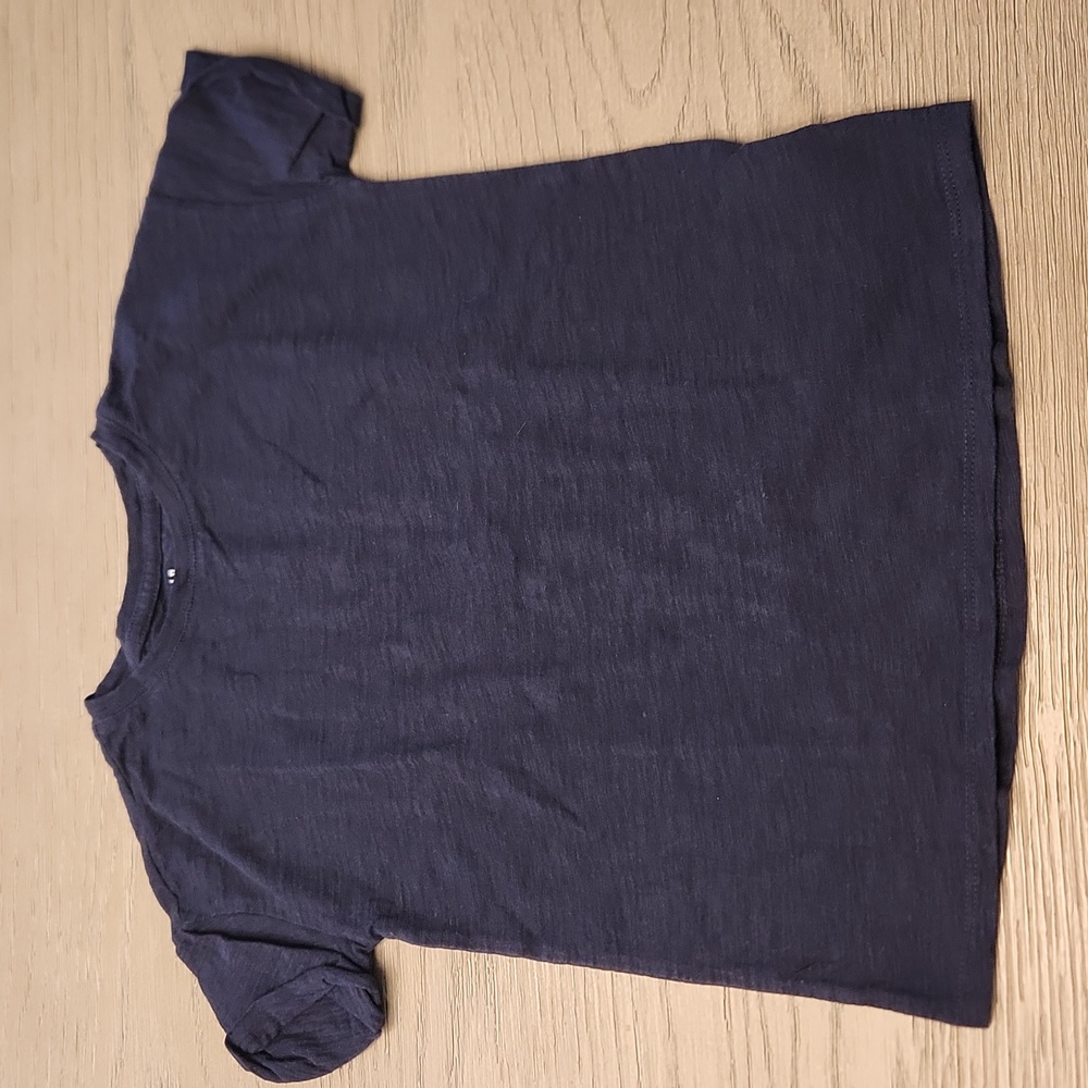 Girls navy Gap t-shirt